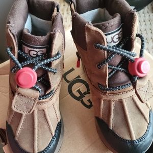 UGG Turlock toddler boots 10C